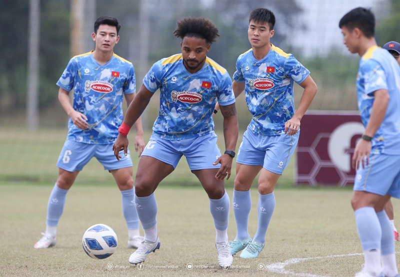 xuan-son-toa-sang-trong-buoi-tap-dau-du-quan-so-tuyen-viet-nam-them-tu-tin-truoc-tran